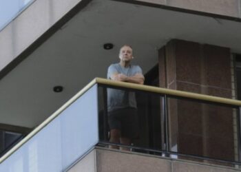 Justiça libera ex-governador do Rio Sérgio Cabral de prisão domiciliar