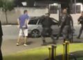Guardas de Casimiro de Abreu são flagrados agredindo rapaz
