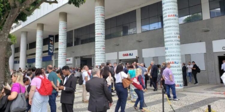 Prédio da OAB-RJ é esvaziado por suspeita de bomba