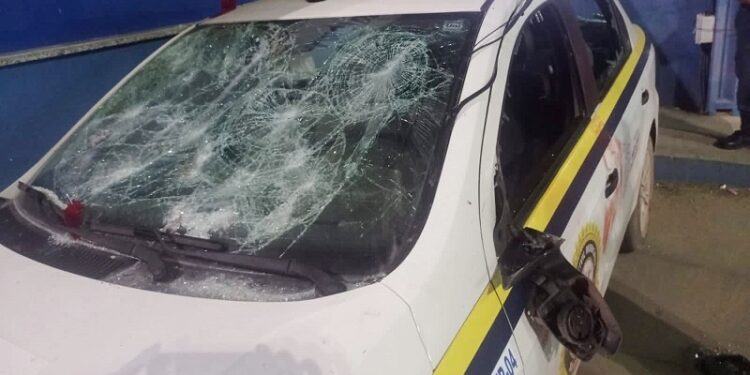 Homem é preso após quebrar viatura da GCM em SJB