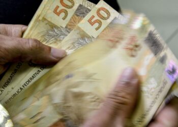 Salário mínimo será de R$ 1.320, a partir de maio