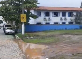 Mãe de aluno autista denuncia falta de recursos em escola municipal