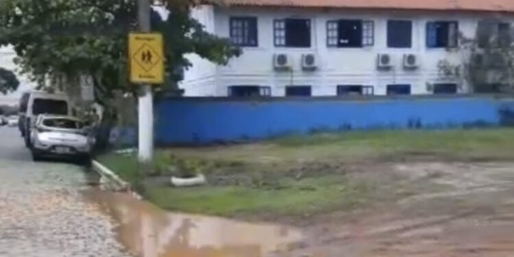 Mãe de aluno autista denuncia falta de recursos em escola municipal