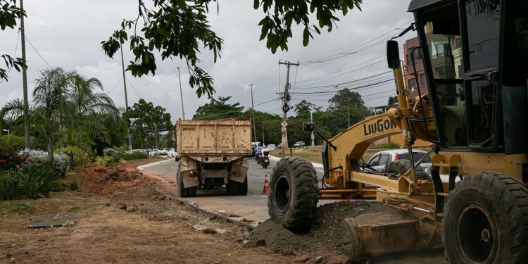 Prefeitura realiza intervenção para melhor fluxo em bairro