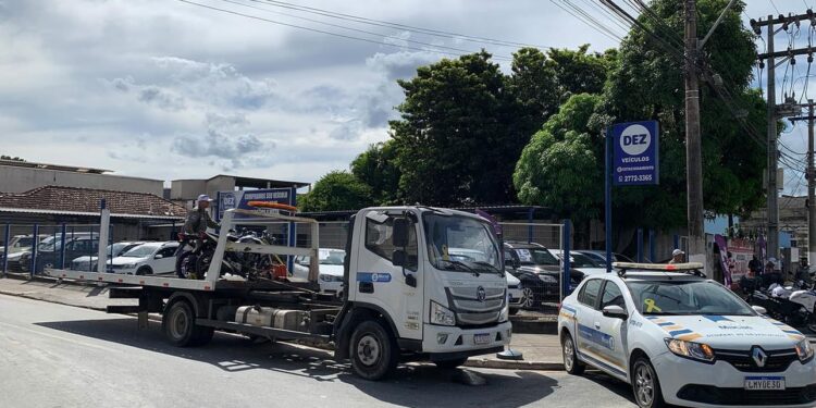 Operação apreende motos irregulares. Dois condutores são levados à delegacia