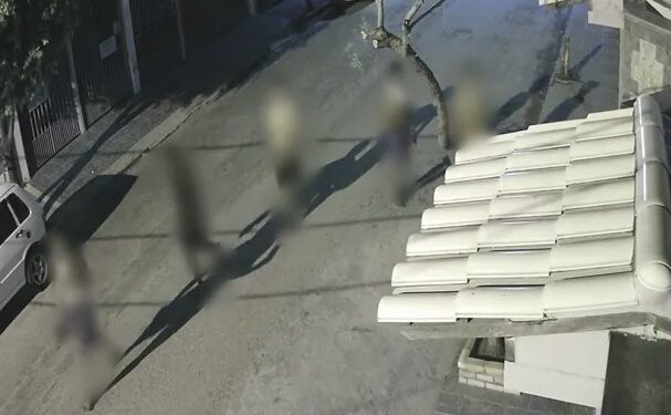 Adolescentes são apreendidos por baderna com bombinhas e pedras