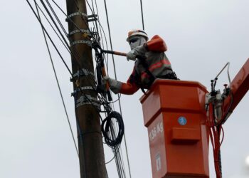Cronograma de retirada de cabeamento é apresentado pela Enel