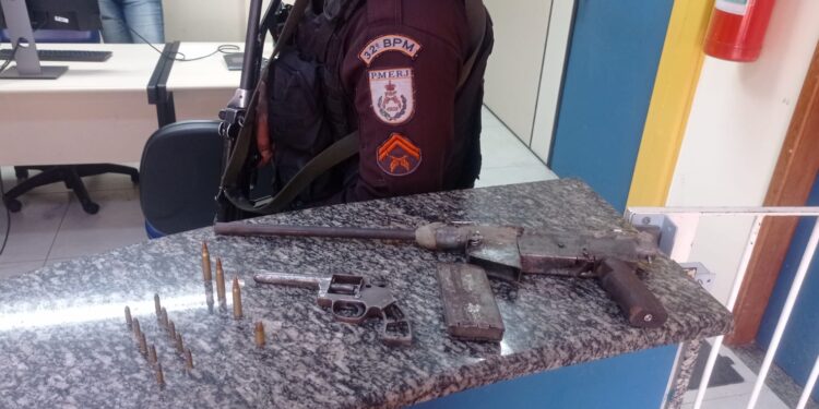 PM apreende armas e munições em Rio das Ostras