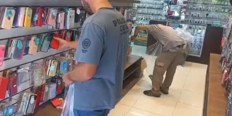 Polícia Civil apreende centenas de produtos piratas em Rio das Ostras