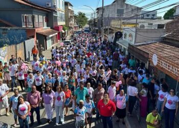 Caminhada pelo fim da violência contra a mulher movimentou Quissamã nesta terça