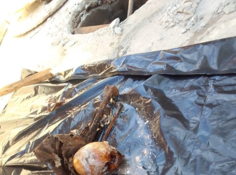 Ossada humana é encontrada dentro de fossa de residência em Arraial do Cabo