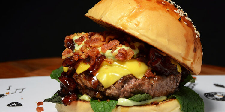 Macaé se prepara para o 6º Beer Beach Burger