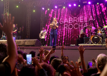 Adoração e fé marcam primeira noite do AdoraSom Macaé