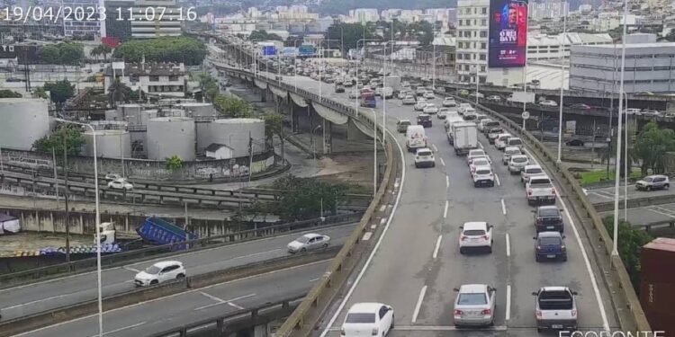 Feriadão: cerca de 664 mil veículos devem passar pela Ponte Rio-Niterói