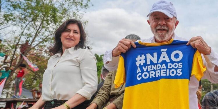 Lula decreta retirada dos Correios de programas de privatização