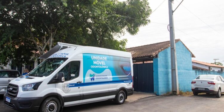 Unidade Móvel Odontológica leva atendimento para escolas