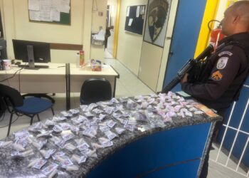 PM prende homem por envolvimento ao tráfico de drogas e em tentativa de homicídio, em Rio das Ostras