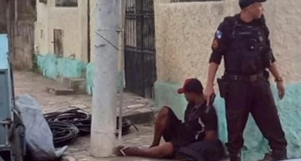 Homem é preso após furtar 40kg de cabo de telefonia em Guarus