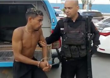 Homem armado é preso após agredir esposa e filha