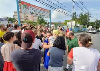 Quatro crianças são mortas em ataque a creche em Blumenau; homem foi preso