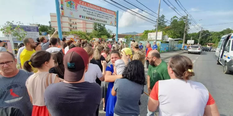 Quatro crianças são mortas em ataque a creche em Blumenau; homem foi preso