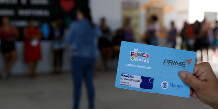 Iniciada distribuição dos cartões para programas escalares