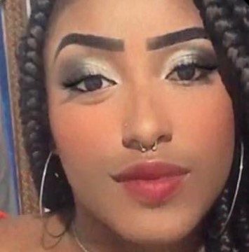 Jovem de 22 anos é encontrada morta dentro de casa em Araruama