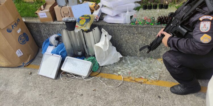 Homem é preso por tráfico em Macaé