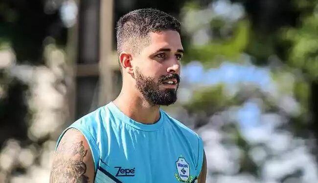 Jogador do Macaé e ex-Vasco morre em acidente