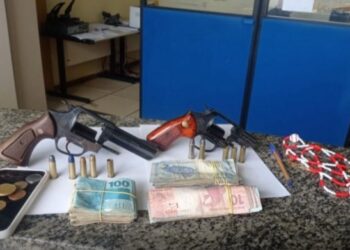 Troca de tiros termina com um policial ferido e um criminoso morto em São João da Barra