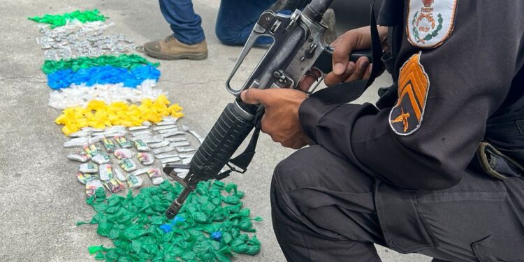 Polícia Militar apreende drogas em Macaé