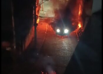 Criminosos incendeiam Caveirão da PM