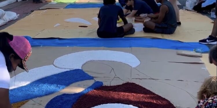 Tapetes de Corpus Christi ganham formas nesta quinta-feira (8)