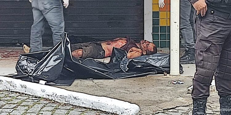 Morador de Rua é morto com mais de 60 golpes de tesoura em Araruama
