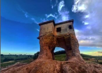 Casa de Barro é demolida nesta terça-feira (27)