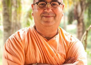 Búzios recebe o monge Chandramukha Swami