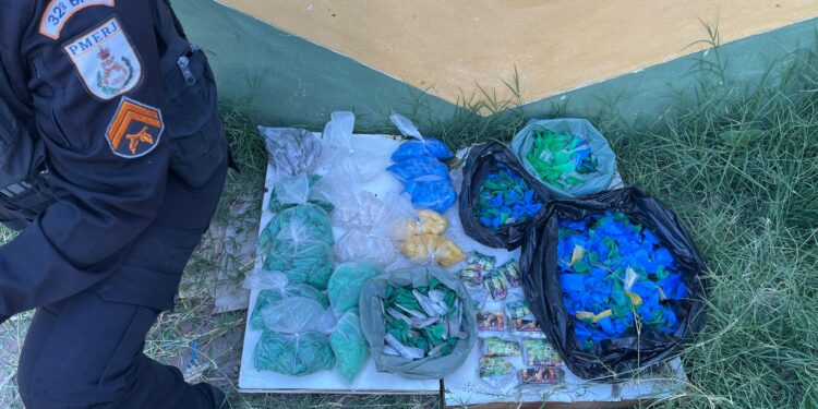 PM apreende drogas no bairro Bela Vista, em Macaé