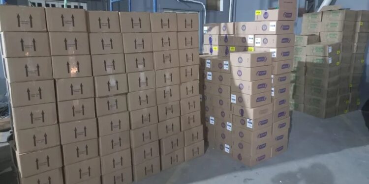 Operação apreende 10 toneladas de itens para fabricação de medicamentos falsos em Campos