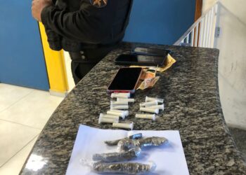 PM prende dois homens com drogas em Rio das Ostras