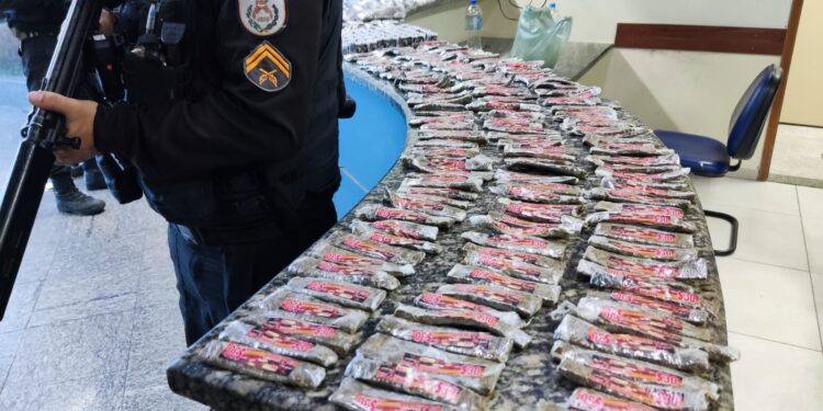 PM apreende farta quantidade de drogas em Rio das Ostras