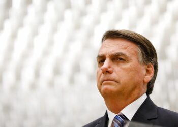 Maioria do TSE condena Bolsonaro à inelegibilidade por oito anos