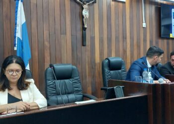 Magdala Furtado toma posse como prefeita de Cabo Frio após morte de José Bonifácio