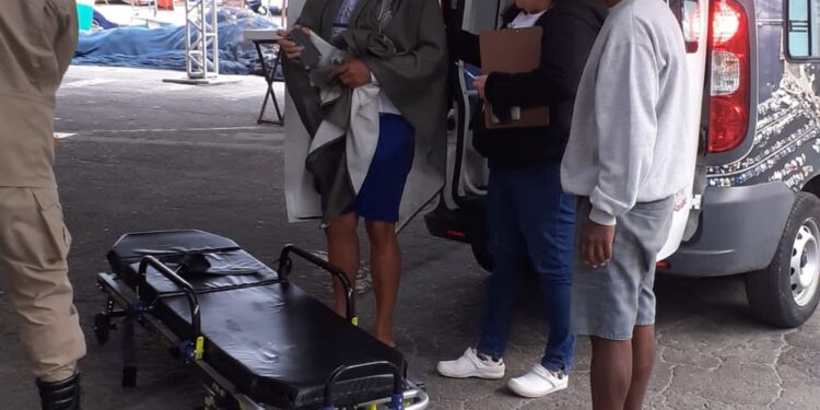 Homem desaparece após cair de veleiro em Arraial do Cabo