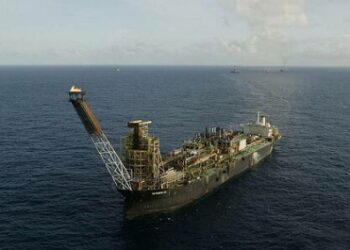 Rompimento de amarras de ancoragem em P-31 deixa unidade com segurança comprometida, segundo o Sindipetro-NF