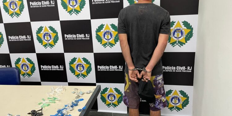 Polícia Civil prende homem por tráfico de drogas em Macaé