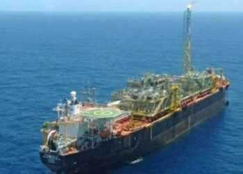 P-31 está estabilizada e conserto deve levar 30 dias, diz Petrobras