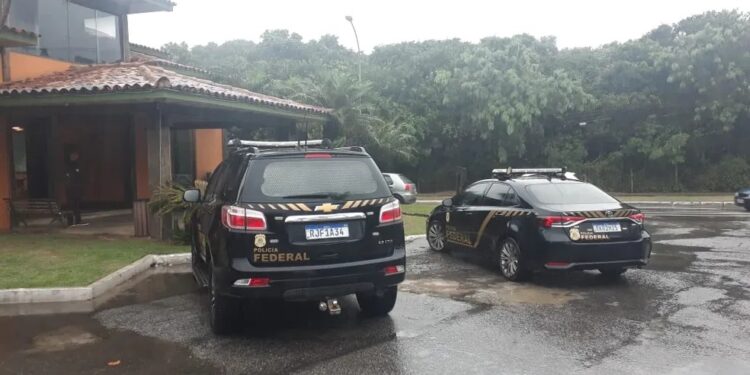 PF faz operação contra fraude em declaração de residência para estrangeiros em Búzios