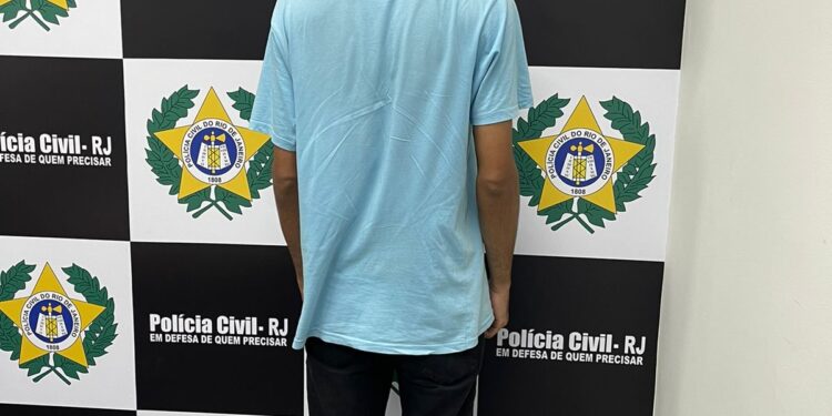 Após flagrante de estelionato, homem é preso por registro falso de celular