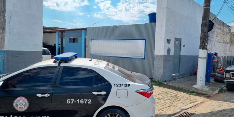 Recuperadora de veículos é flagrada furtando energia em Macaé