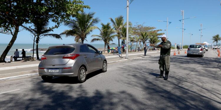 Blitz educativa marca Dia Nacional do Ciclista em Macaé